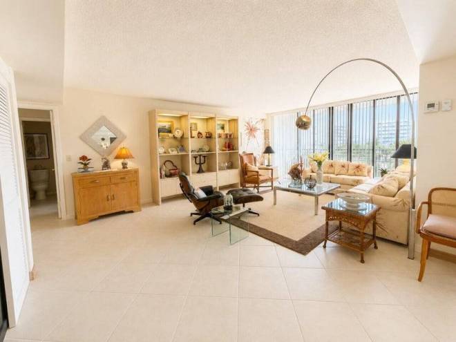 3589 S Ocean Blvd, South Palm Beach, FL 33480
