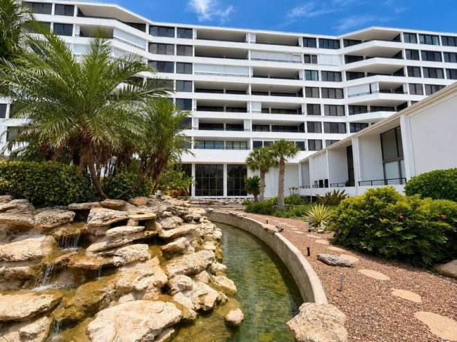3589 S Ocean Blvd, South Palm Beach, FL 33480