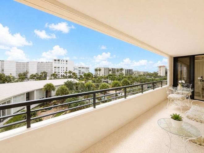 3589 S Ocean Blvd, South Palm Beach, FL 33480