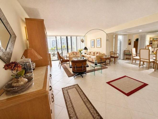 3589 S Ocean Blvd, South Palm Beach, FL 33480