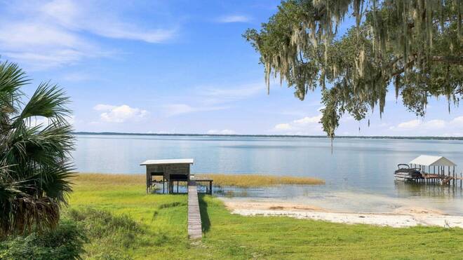 12929 SE Sunset Harbor Road, Weirsdale, FL 32195