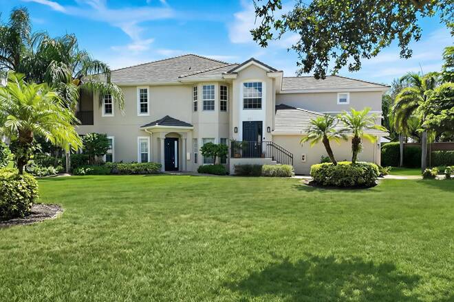 5021 Maxwell Cir, Naples, FL 34105