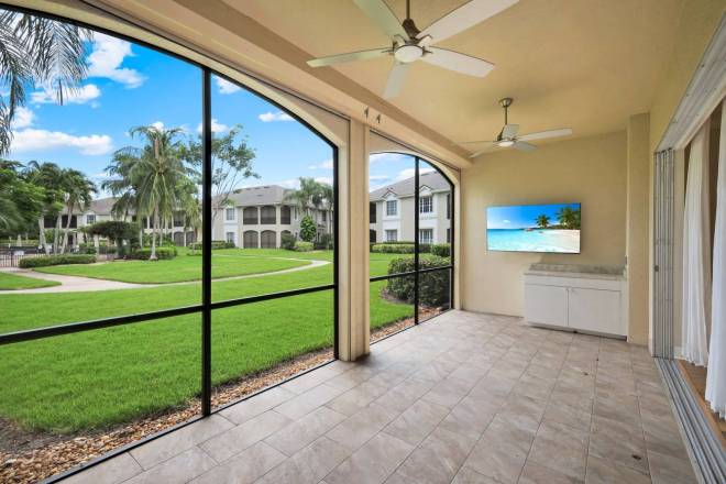 5021 Maxwell Cir, Naples, FL 34105