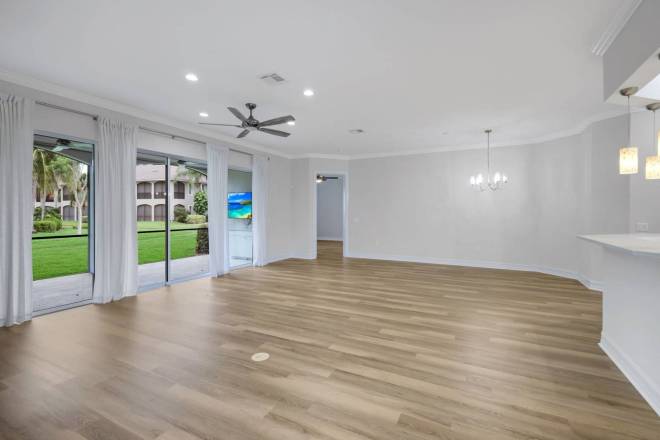 5021 Maxwell Cir, Naples, FL 34105