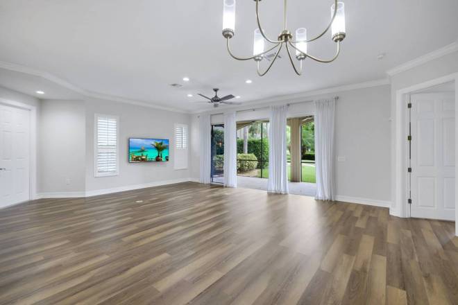 5021 Maxwell Cir, Naples, FL 34105