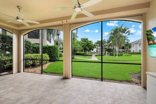 5021 Maxwell Cir, Naples, FL 34105