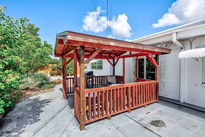 11288 60th Ave, Seminole, FL 33772