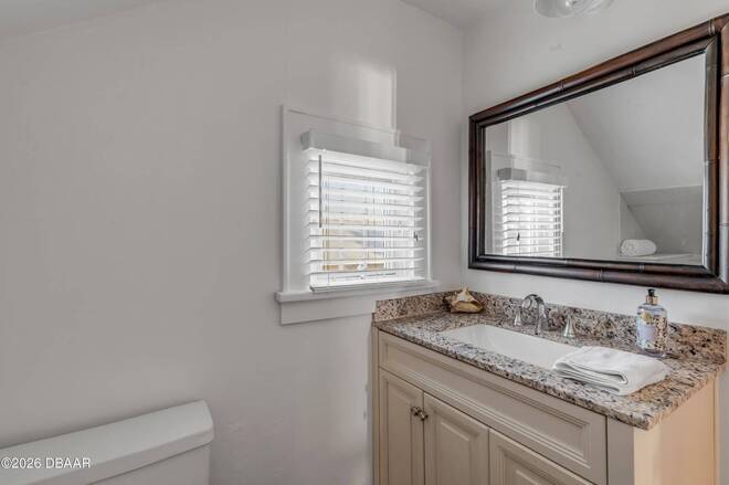 315 Due East St, New Smyrna Beach, FL 32169
