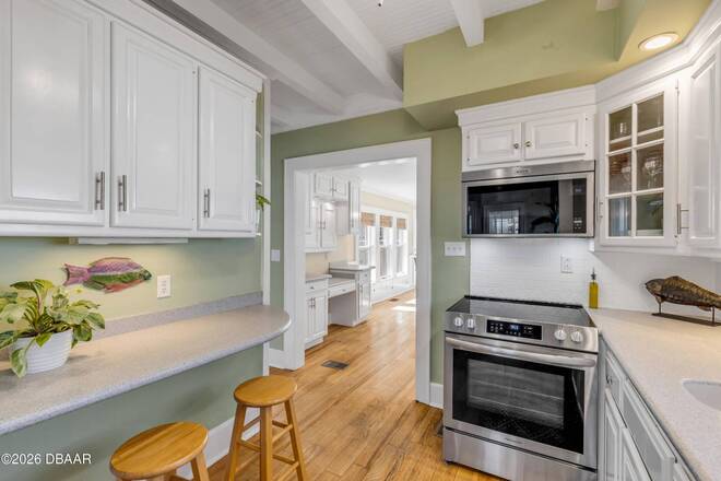 315 Due East St, New Smyrna Beach, FL 32169