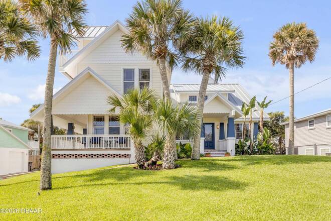 315 Due East St, New Smyrna Beach, FL 32169
