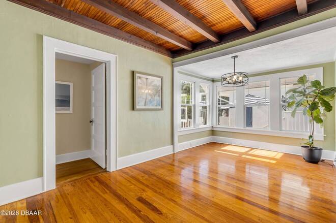 315 Due East St, New Smyrna Beach, FL 32169