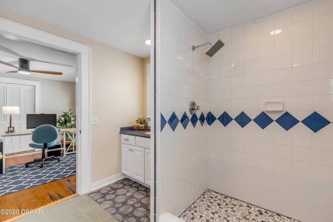 315 Due East St, New Smyrna Beach, FL 32169