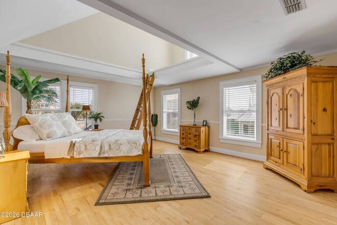 315 Due East St, New Smyrna Beach, FL 32169
