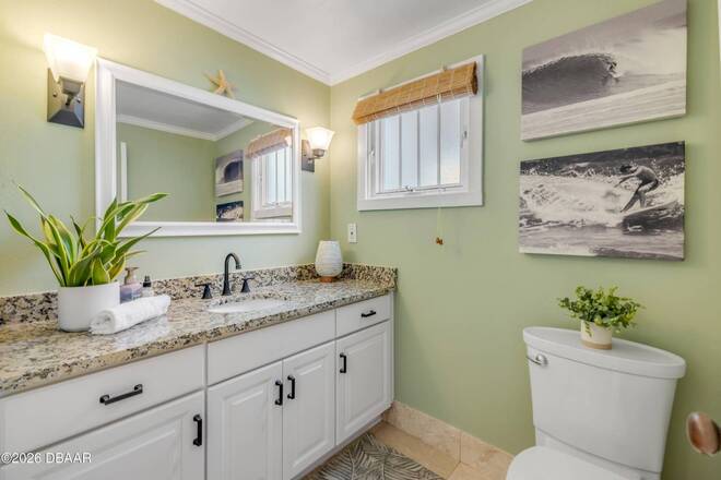 315 Due East St, New Smyrna Beach, FL 32169
