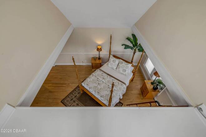315 Due East St, New Smyrna Beach, FL 32169