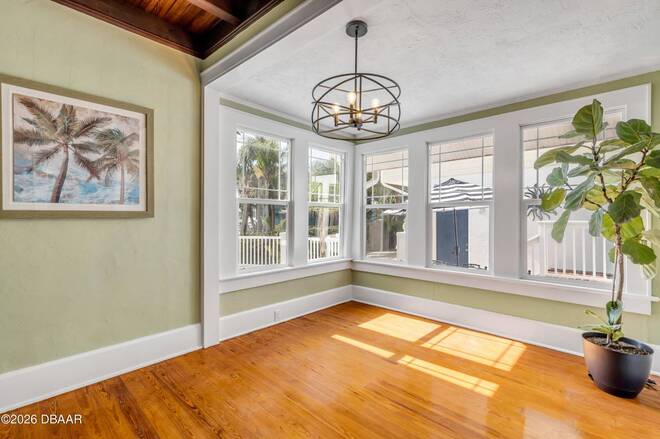 315 Due East St, New Smyrna Beach, FL 32169