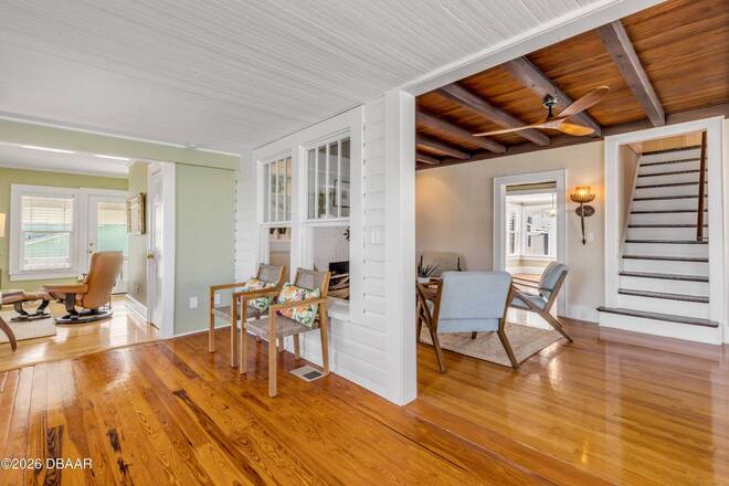 315 Due East St, New Smyrna Beach, FL 32169