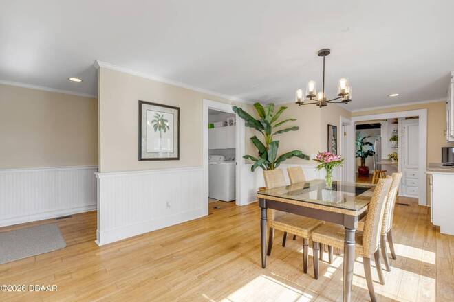 315 Due East St, New Smyrna Beach, FL 32169
