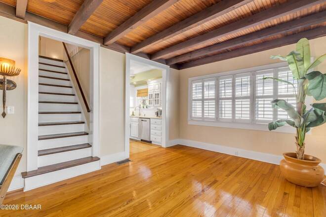 315 Due East St, New Smyrna Beach, FL 32169