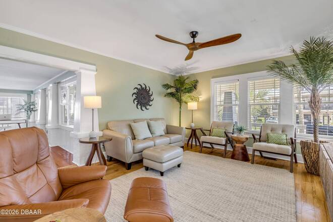 315 Due East St, New Smyrna Beach, FL 32169