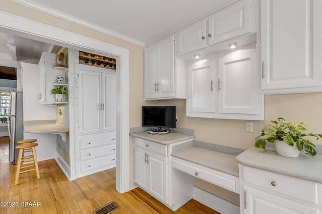 315 Due East St, New Smyrna Beach, FL 32169