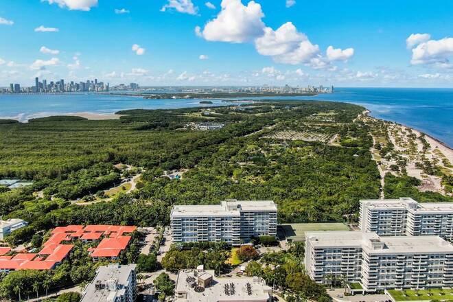 155 Ocean Lane Dr, #103, Key Biscayne, FL 33149