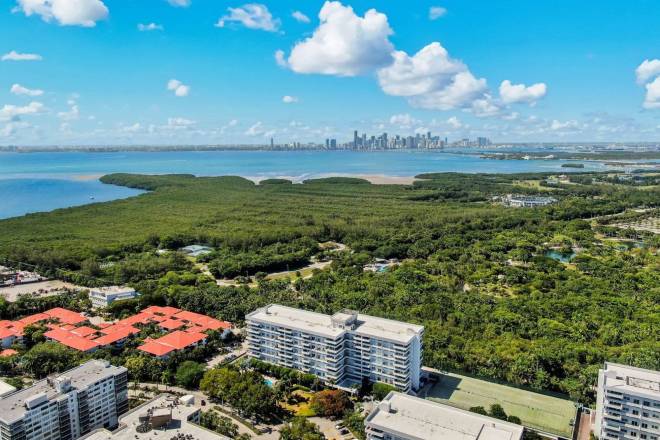 155 Ocean Lane Dr, #103, Key Biscayne, FL 33149