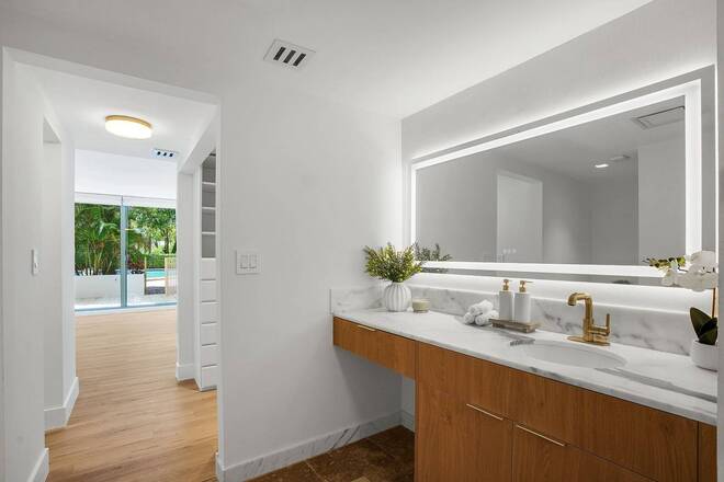 155 Ocean Lane Dr, #103, Key Biscayne, FL 33149