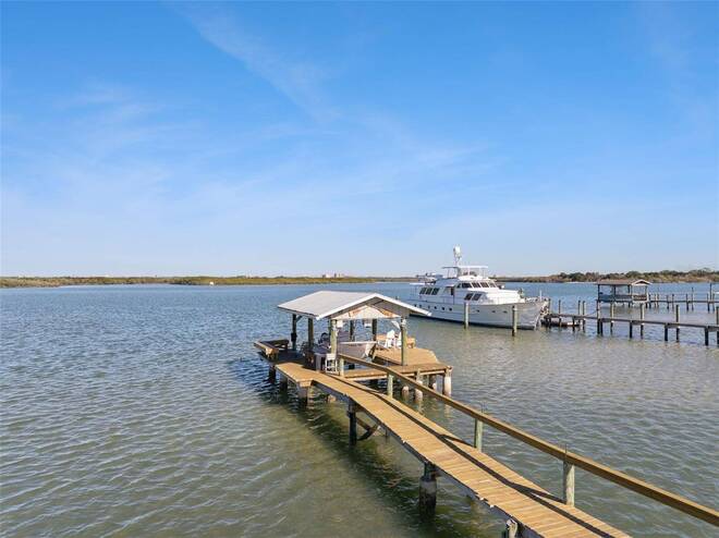 1703 S Riverside Dr, New Smyrna Beach, FL 32168