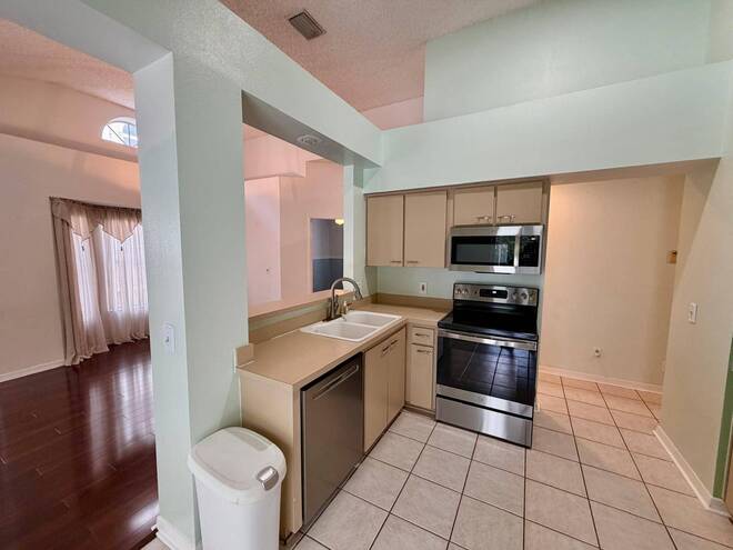 11838 Branch Mooring Dr, Tampa, FL 33635