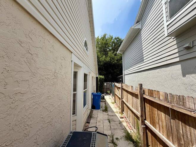 11838 Branch Mooring Dr, Tampa, FL 33635