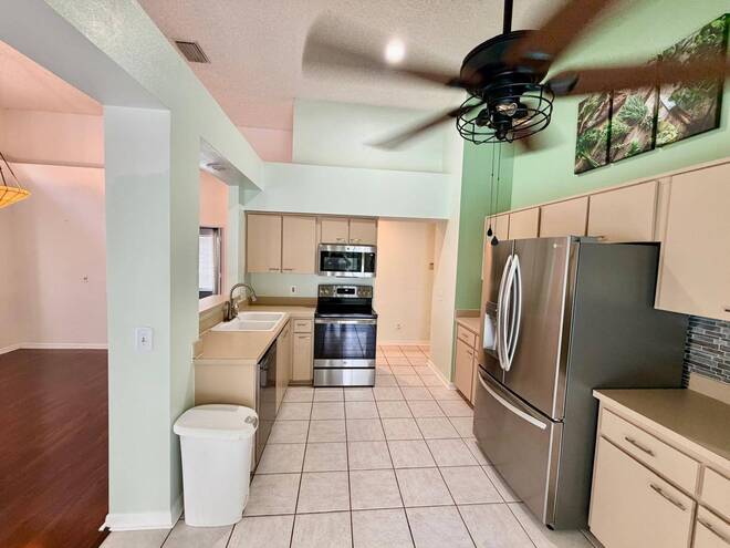 11838 Branch Mooring Dr, Tampa, FL 33635