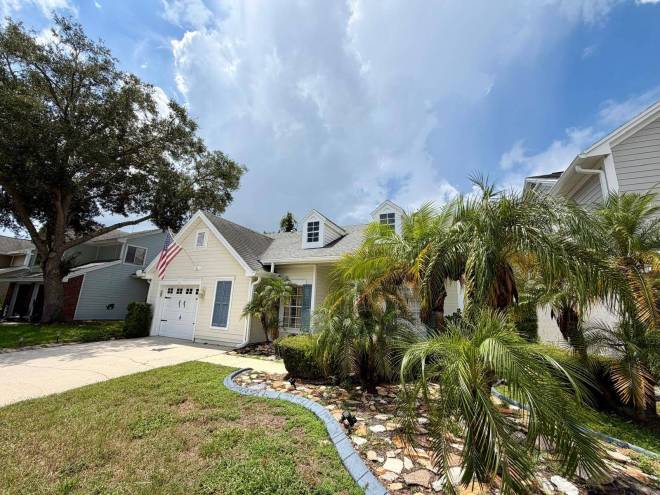 11838 Branch Mooring Dr, Tampa, FL 33635