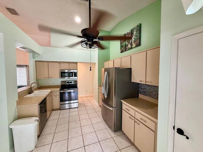 11838 Branch Mooring Dr, Tampa, FL 33635