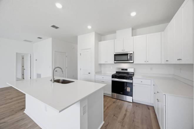 5727 Hiawassee Rd, Okahumpka, FL 34762