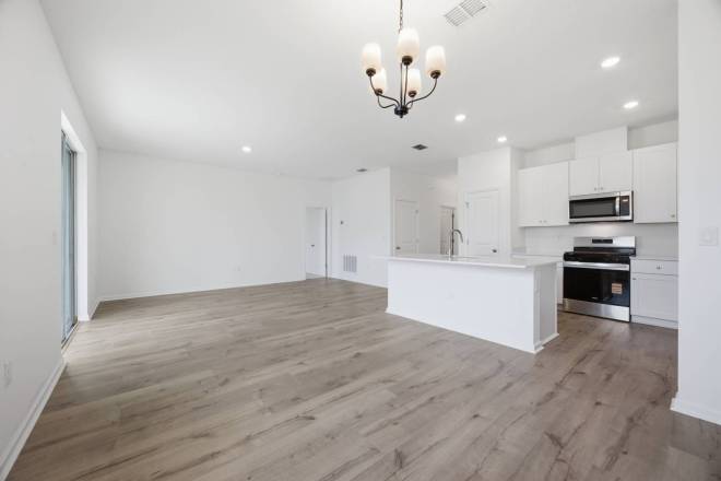 5727 Hiawassee Rd, Okahumpka, FL 34762