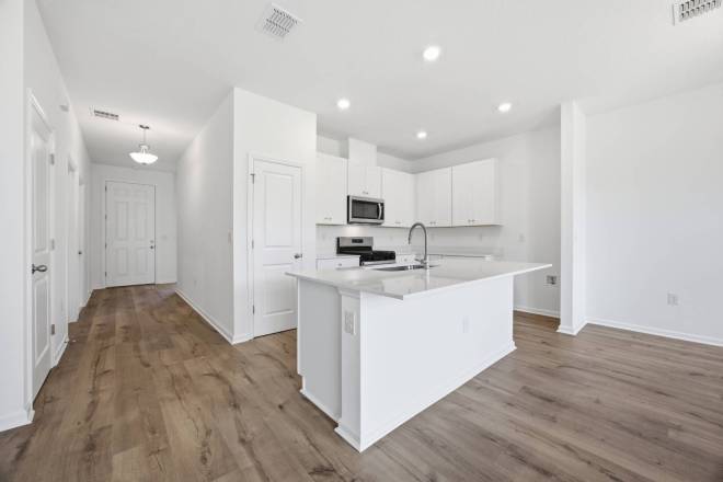 5727 Hiawassee Rd, Okahumpka, FL 34762