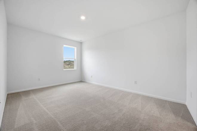 5727 Hiawassee Rd, Okahumpka, FL 34762