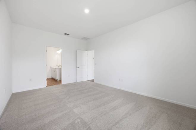 5727 Hiawassee Rd, Okahumpka, FL 34762