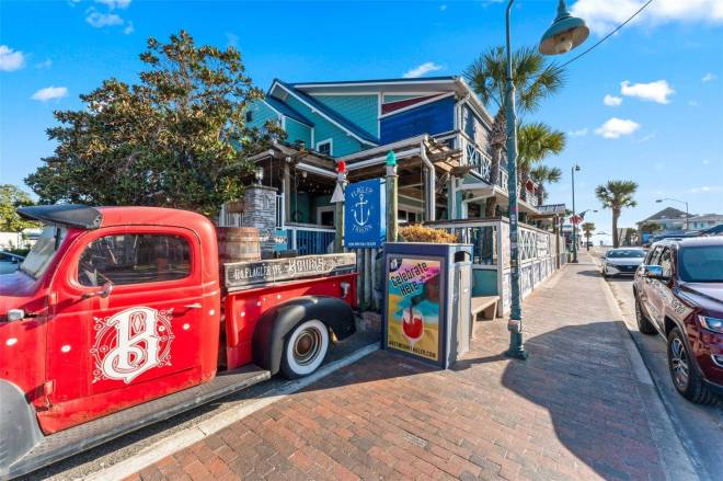 101 N Pine St, #2, New Smyrna Beach, FL 32169