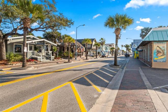 101 N Pine St, #2, New Smyrna Beach, FL 32169