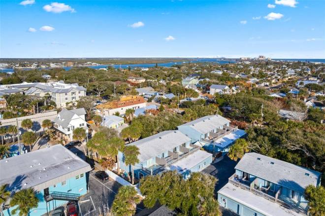 101 N Pine St, #2, New Smyrna Beach, FL 32169
