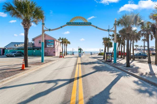 101 N Pine St, #2, New Smyrna Beach, FL 32169