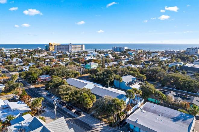 101 N Pine St, #2, New Smyrna Beach, FL 32169