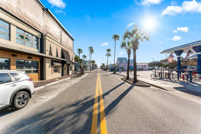 101 N Pine St, #2, New Smyrna Beach, FL 32169