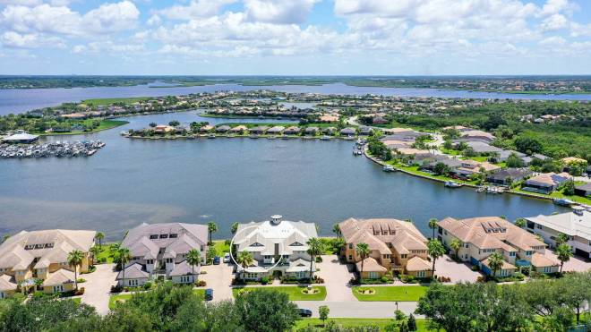 1041 RIVERSCAPE STREET, Bradenton, FL 34208