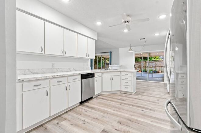 5636 Cypress St, Zephyrhills, FL 33542
