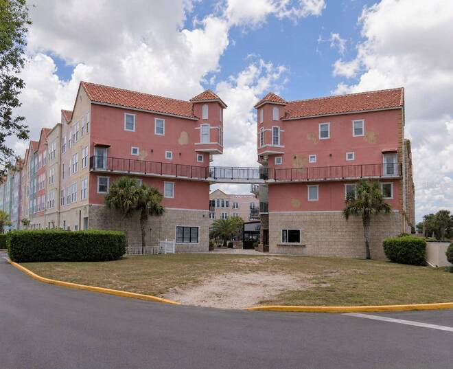 101 PALM HARBOR PKWY, Palm Coast, FL 32137