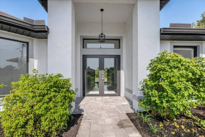 526 Wabasso S Ave, Lehigh Acres, FL 33974