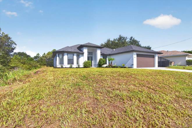 526 Wabasso S Ave, Lehigh Acres, FL 33974